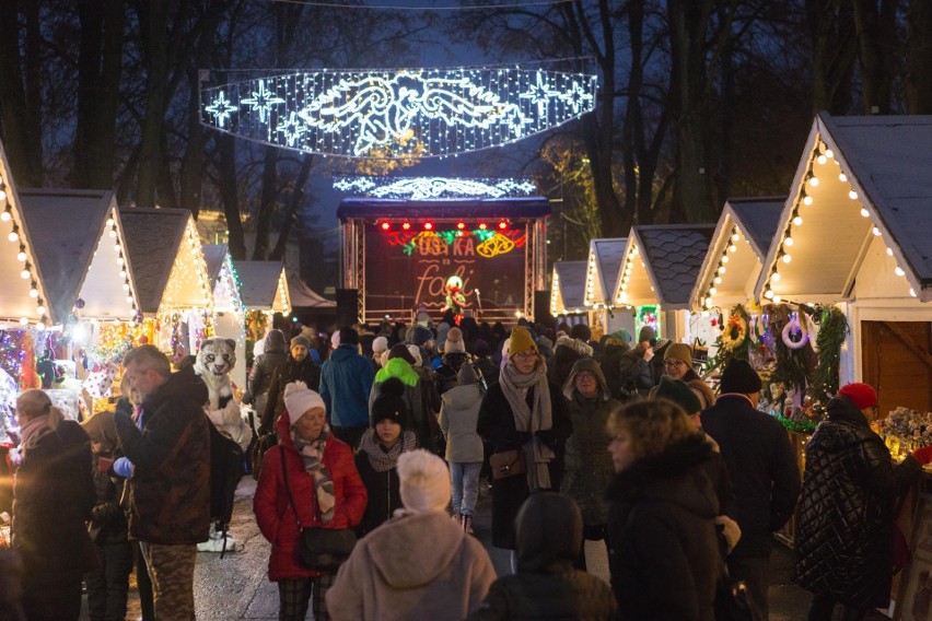 Świąteczny kiermasz w Ustce.