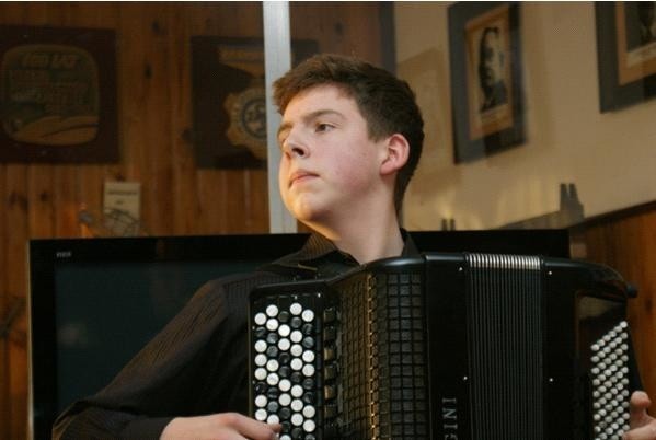 Jędrzej Ksawery Jarocki naukę gry na akordeonie rozpoczął w 2001 roku w PSM I stopnia w Białymstoku. Od pierwszej lekcji swoimi postępami w nauce zdradzał wyjątkowe zdolności i predyspozycje do gry na tym instrumencie. 