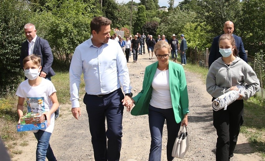 Trzaskowski w Szczecinie. O modzie na działki oraz o epidemii