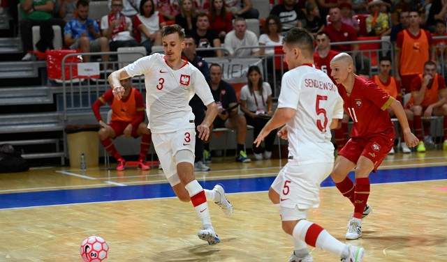 Mateusz Madziąg (nr 3) zdobył w Serbii dwie bramki.