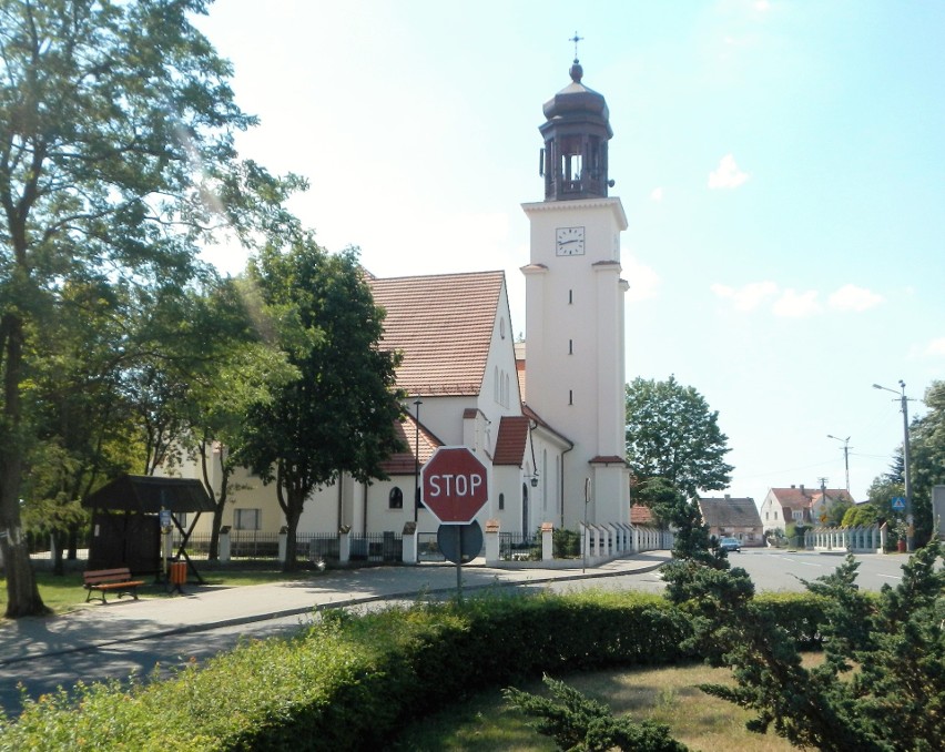 Kościół pw. Podwyższenia Krzyża Świętego we wsi Osie.