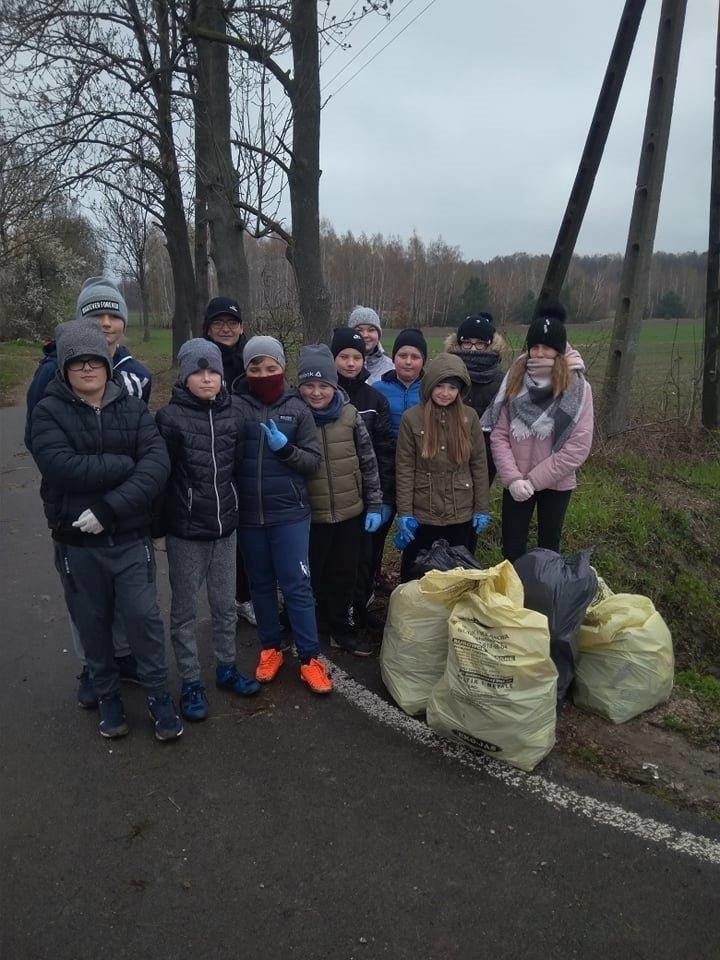 Wielkie sprzątanie w gminie Jastrzębia. Mieszkańcy zebrali tony śmieci 