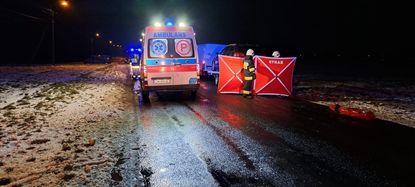 Tragiczny wypadek w powiecie włocławskim. Nie żyje potrącony 70-latek [zdjęcia]