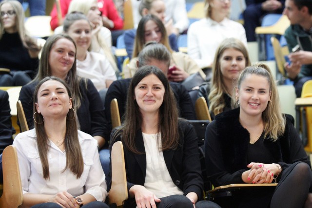 Większość uczelni prowadzi rekrutację na studia podyplomowe do końca października