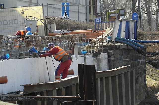 Na budowie mostu w Brodnicy