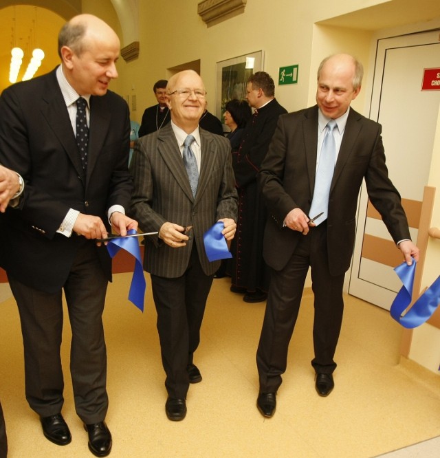 Andrzej Tatuśko (po prawej), urzędujący dyrektor szpitala przy ul. Hirszfelda we Wrocławiu