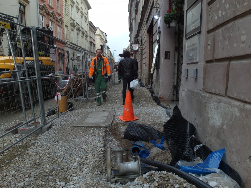 Trwa kompleksowy remont ulicy Sławkowskiej. Dla przechodniów...