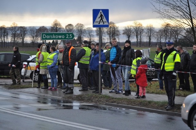 W piątek mieszkańcy Rzęśnicy (gm. Złocieniec) wyszli na biegnącą przez wieś drogę krajową nr 20 i przez godzinę blokowali ruch.