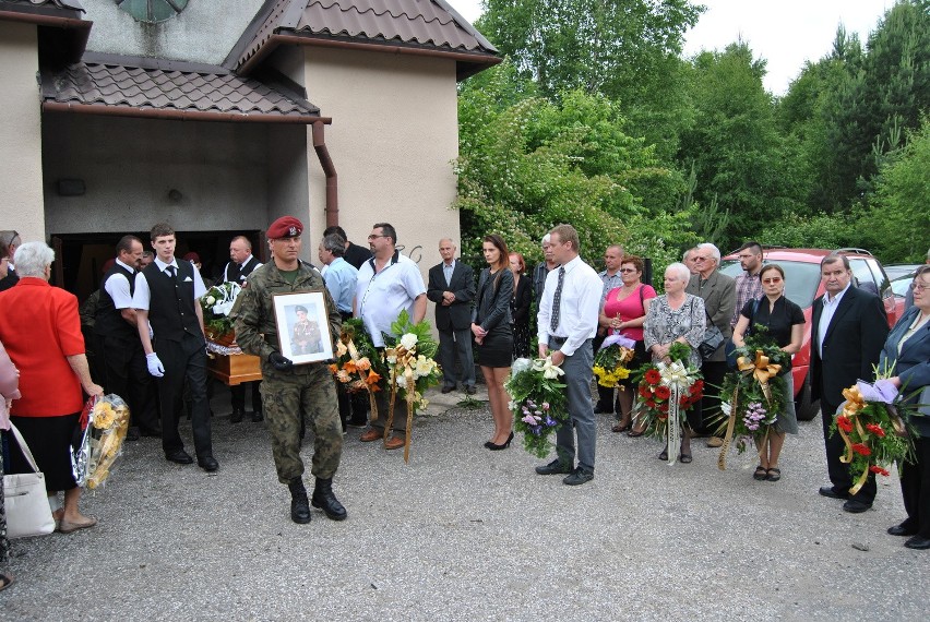 Myślachowice. Pochowano Józefa Cichego, kombatanta walczącego pod Monte Cassino [ZDJĘCIA, WIDEO]