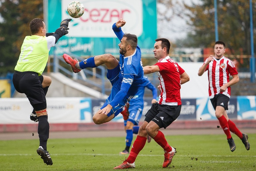 Tarnów. Piłkarskie derby dla "Jaskółek". Obejrzyj zdjęcia z meczu Unia - Tarnovia GALERIA