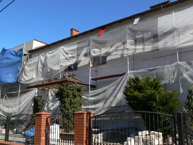 Dobiega końca termomodernizacja Zespołu Szkół  w Skopaniu. To jedna z czterech placówek objętych szerokim zakresem prac  termomodernizacyjnych. 