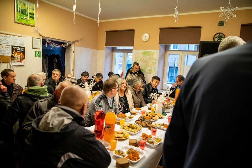 Eleos przygotował wigilię dla ubogich i samotnych. To tradycja od dwudziestu lat (ZDJĘCIA)