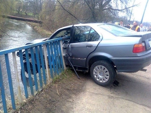 W tym wypadku w Sosnowcu kierowca miał wiele szczęścia....