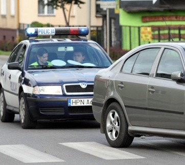 Wczorajsze zdarzenie na ul. Poznańskiej. Chwilę później policjanci zatrzymali pijanych nastolatków.