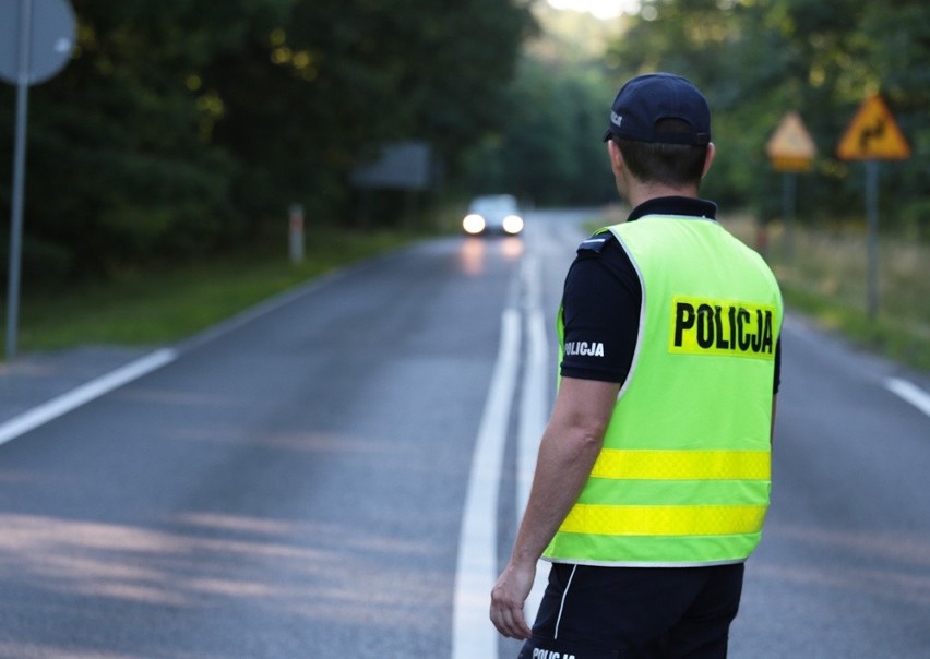 Policjanci pojawili się na nowym rondzie łączącym drogi z...