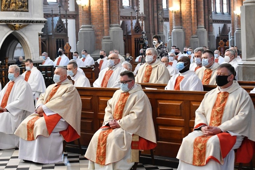 Kapłaństwo to Boży dar i codzienna służba wiernym w miłości,...