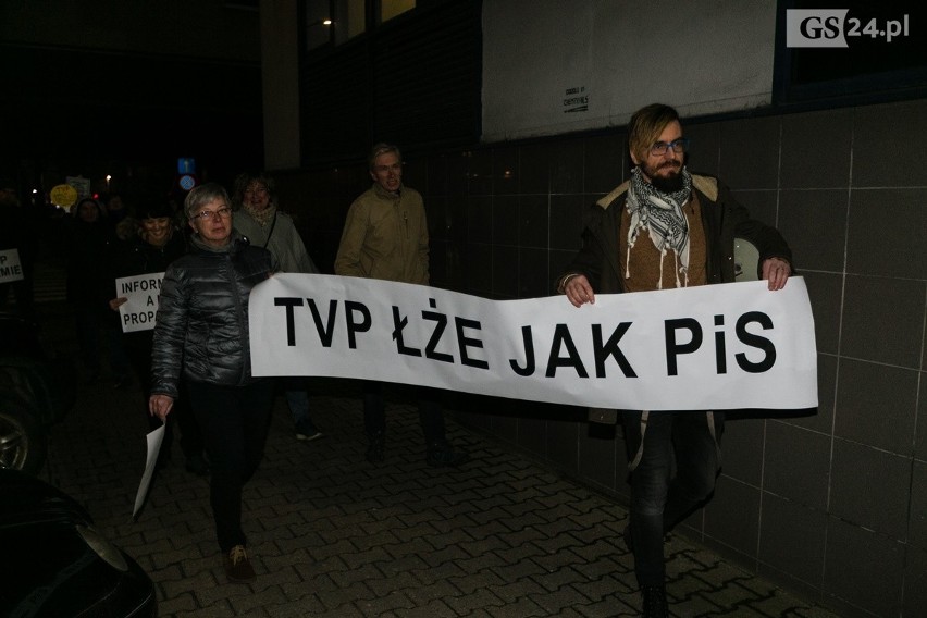 Szczecin: "Telewizja kłamie". Manifestacja przed siedzibą TVP