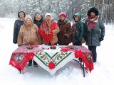 Leśna wigilia Koła Gospodyń Wiejskich "Wisienki" w Woli Wiśniowej. Była sanna i świąteczny stół. Zobaczcie zdjęcia