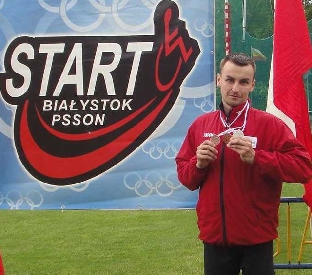 Michał Szafrański z Nieznanowic zdobył trzy medale na Otwartych Mistrzostwach Polski w Lekkoatletyce Osób Niepełnosprawnych w Białymstoku.  