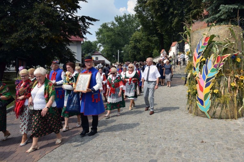 Bolechowice gościły gospodarzy z całej gminy. Podzielili dożynkowy chleb