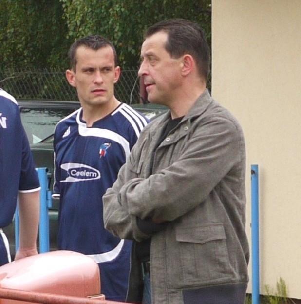 Prezes Artur Piechowicz (z prawej) jest niemal na wszystkich meczach drużyny