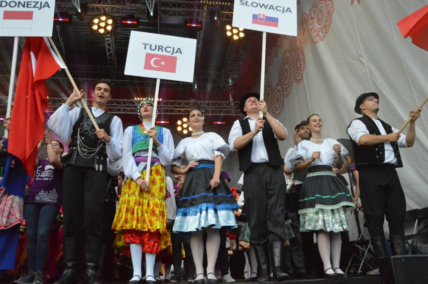 Śpiew i taniec wypełniły miasto. Festiwal udał się na piątkę!