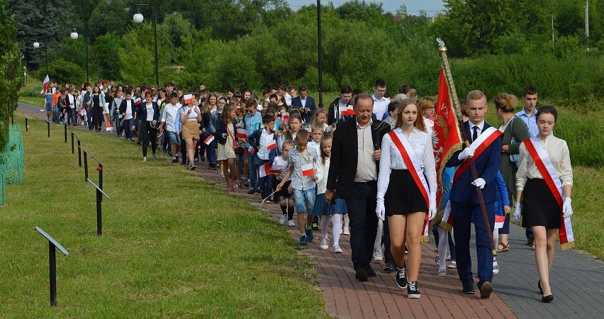 Młodzież ze Stadnickiej woli uczciła swych patronów. W czwartek odbyło się szkolne święto [ZDJĘCIA]