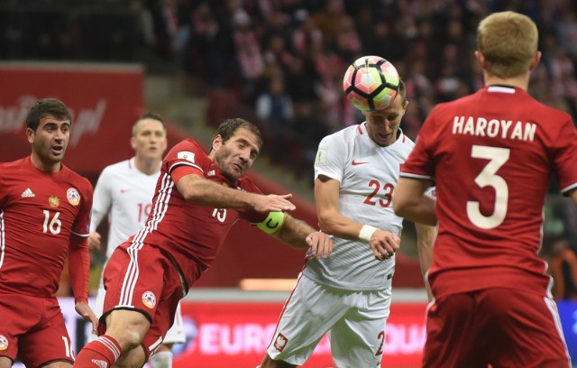 ARMENIA - POLSKA  NA ŻYWO. W czwartek, 5 października, reprezentacja Polski zagra w meczu eliminacji mistrzostw świata z Armenią. Gdzie obejrzeć Armenia-Polska na żywo w telewizji i w internecie? ARMENIA-POLSKA za darmo online i w tv.