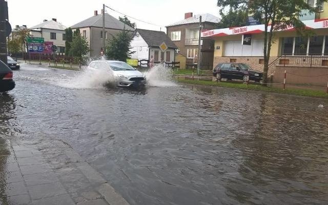 IMGW ostrzega przed burzami z gradem. Ostrzeżenia dla 13 powiatów 29.07.2019