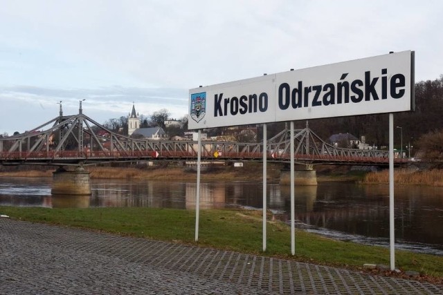 Prace związane z podniesieniem mostu w Krośnie Odrzańskim wciąż nie ruszyły. Przesunięte zostało rozpoczęcie robót nad budową mostu tymczasowego.