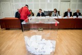 Wybory samorządowe 2018 w Lublińcu. Lublińczanie wybierają burmistrza oraz radnych miejskich, powiatowych i wojewódzkich ZDJĘCIA