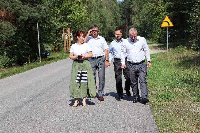 Ruszyła przebudowa kolejnej drogi powiatowej na odcinku Biadaszek - Włoszczowa. Zobaczcie zdjęcia