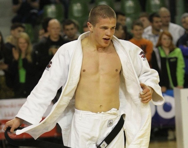 Judoka Damian Stępień przeniósł się z Żaka Kielce do AZS-AWF Warszawa. 