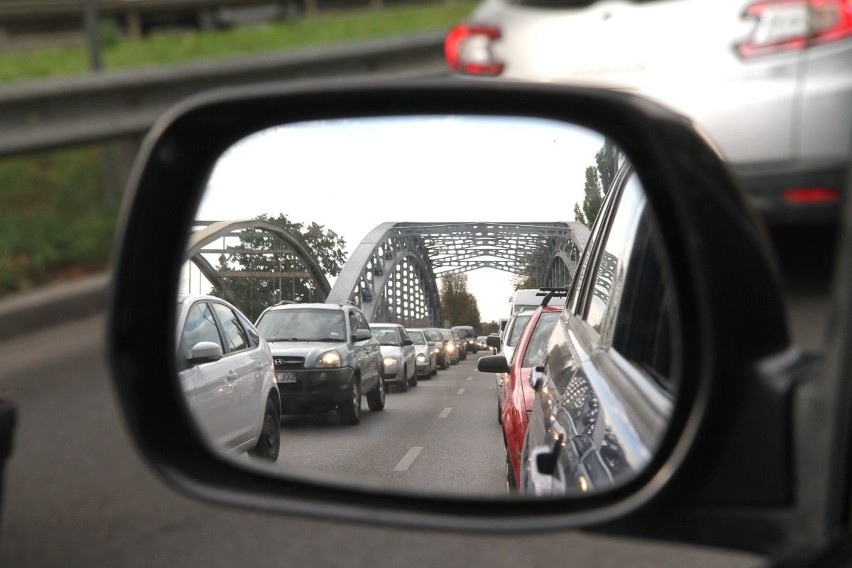 Wrocław: Groźny wypadek na Brücknera. Audi potrąciło...