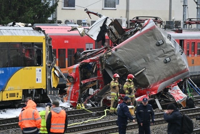 Prokuratura planuje powołać biegło ws. wypadku kolejowego w Gdyni. W październiku 2023 roku zderzyły się dwa pociągi
