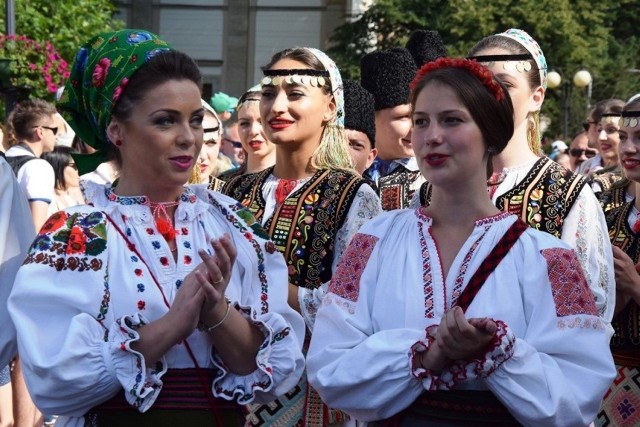 Tydzień Kultury Beskidzkiej to okazja, by poznać folklor  z różnych stron świata i fajnie spędzić czas  w Wiśle czy Szczyrku