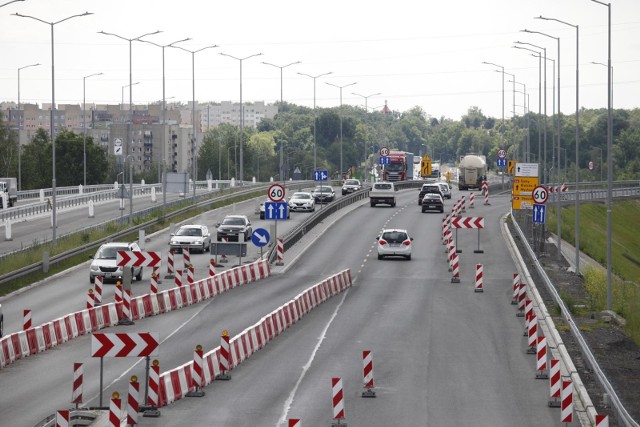 Od poniedziałku 20 czerwca na węźle Giszowiec kolejne zmiany. Ruch na DK 86 będzie się odbywać dwoma pasami w obu kierunkach. Otwarta zostanie też łącznica z autostrady A4 na DK 86 w kierunku Tychów.