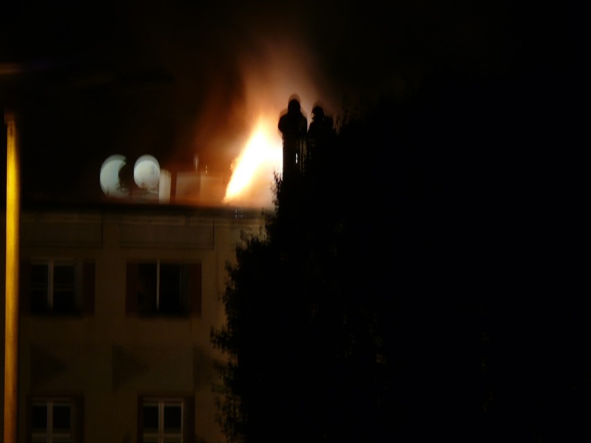 Nocny pożar w kamienicy przy ul. Sienkiewicza w Słupsku