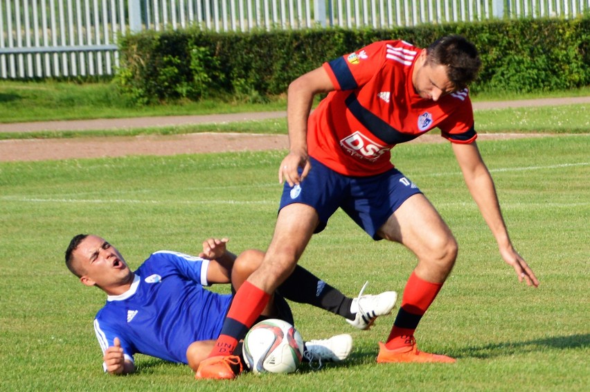 4. liga. Klęska Unii Oświęcim z Unią Dąbrowa Górnicza w ostatnim sparingu przed rundą jesienną  [ZDJĘCIA]