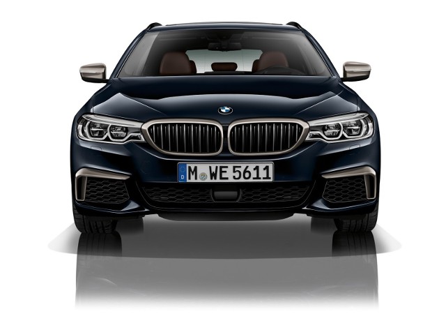 BMW M550d xDrive Pojazd pojawi się w europejskich salonach w lipcu tego roku. Nie znamy jeszcze jego ceny, ale producent przedstawił dane techniczne nowości. Fot. BMW