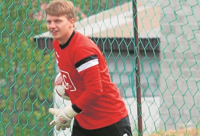 Jakub Gadawski zadebiutował w bramce Sparty Caffaro Kazimierza Wielka w trzeciej lidze, w meczu przeciwko Unii Tarnów.