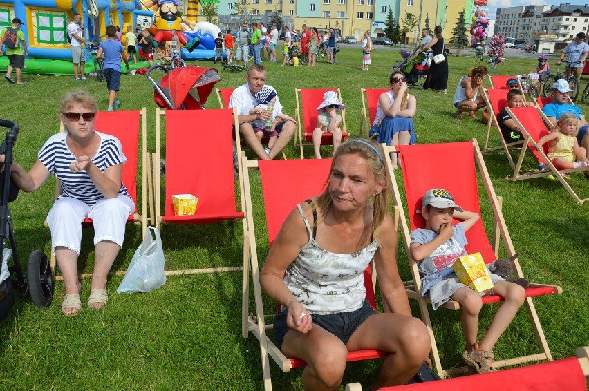 Plenerowe seanse w letnim kinie zapowiadano początkowo na...