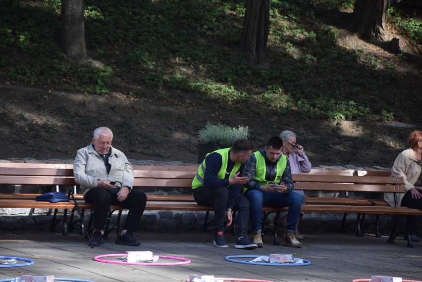 Stargard. Senioriada w parku Chrobrego. Seniorzy przejęli symboliczny klucz do bram miasta 