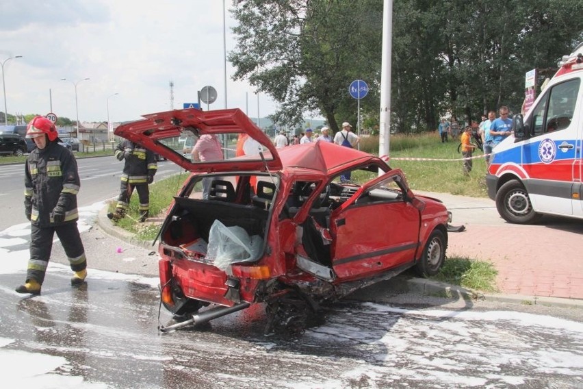 Zderzenie karetki z autem w Kielcach