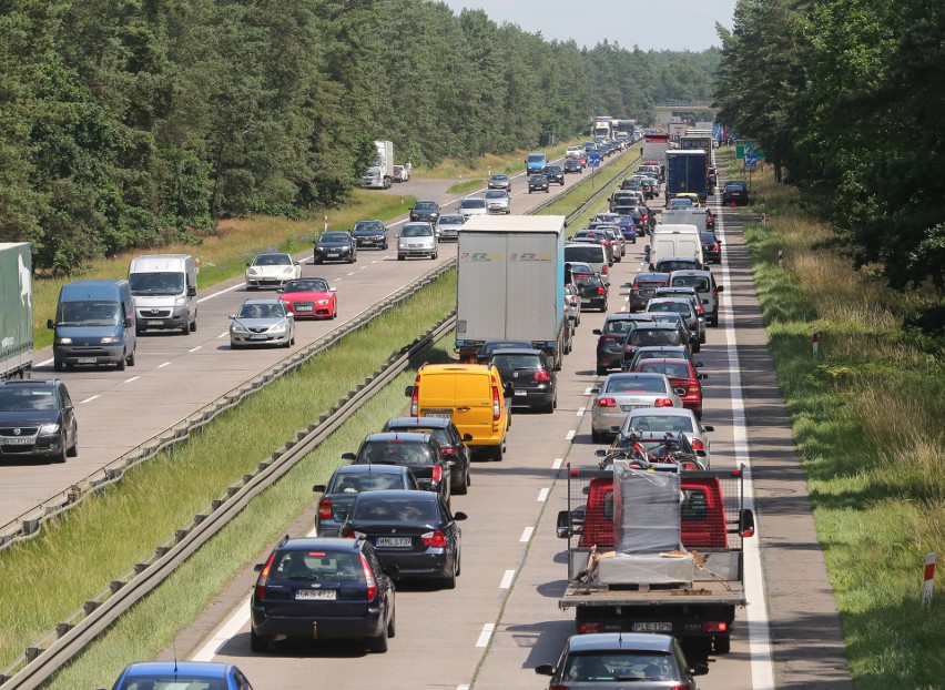 Remonty i korki dokuczają szczecinianom. Nikt prac jednak nie przerwie 