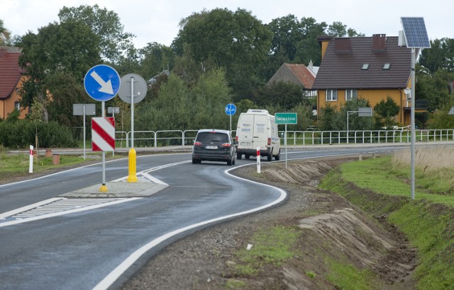 Droga z Koszalina do Darłowa. Asfalt tylko do DąbekWykonawca nie przewiduje objazdów, a ruch na remontowanym odcinku będzie odbywał się wahadłowo.