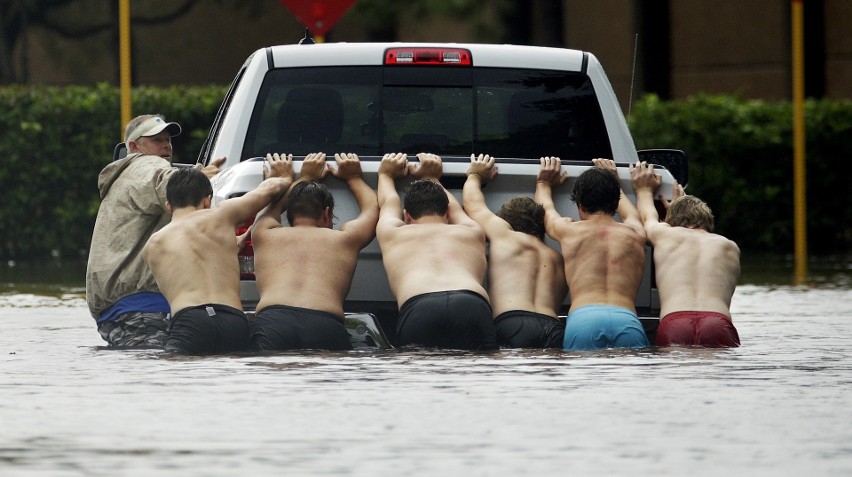 Zniszczenia po przejściu cyklonu Harvey w Houston