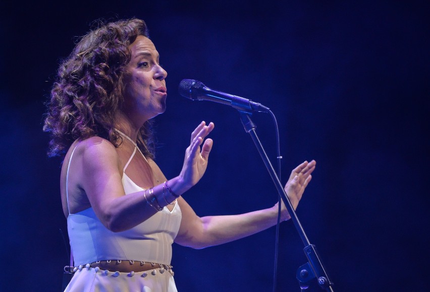 Bebel Gilberto, jedna z największych brazylijskich gwiazd...