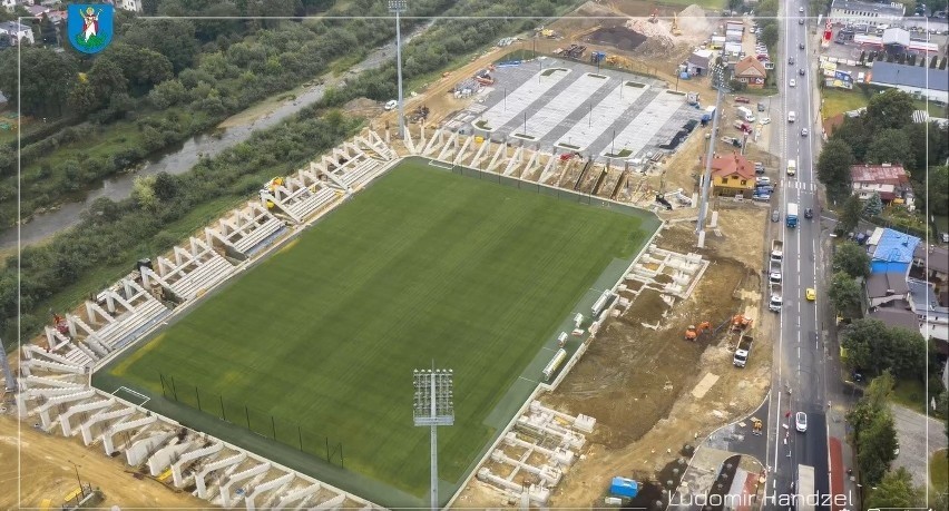 Nowy Sącz. Na placu budowy stadionu Sandecji praca wre. Zdjęcia z placu budowy 