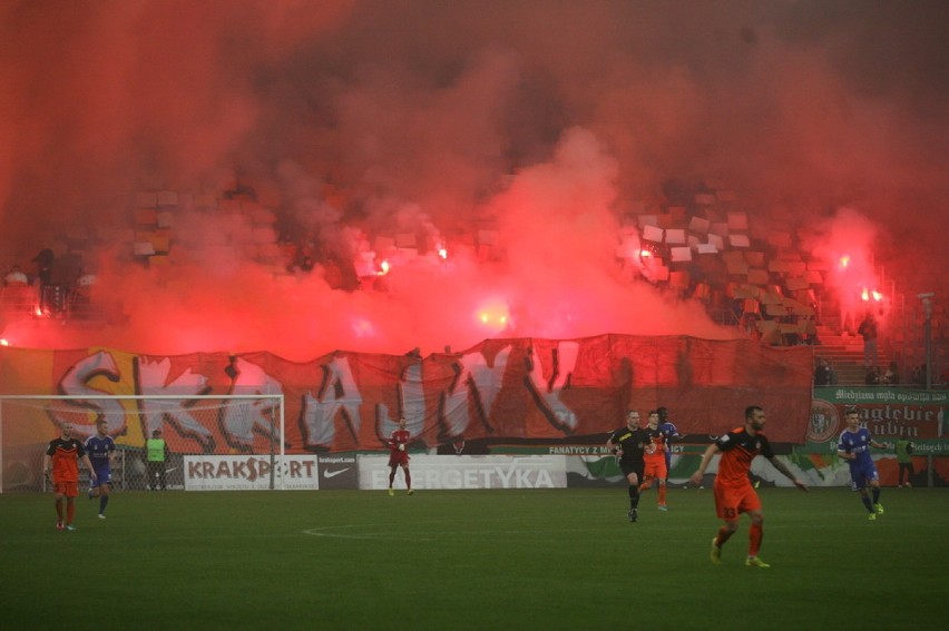 Niespodzianka w derbach: Zagłębie Lubin przegrało z Miedzią Legnica (ZDJĘCIA, FILMY, WYNIK)